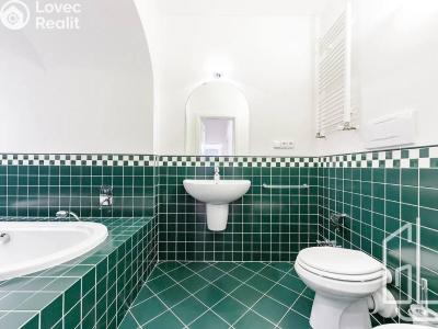 Pronájem bytu 4+1 Praha, Vlašská č. 5