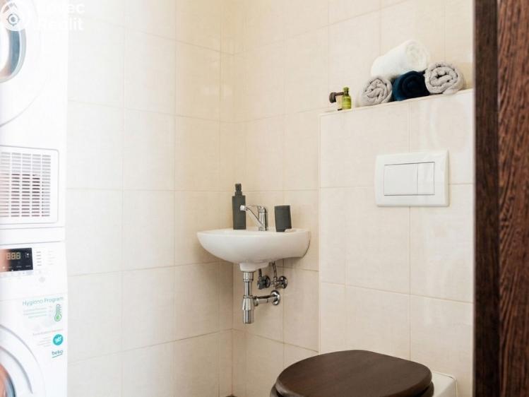 Pronájem bytu 3+KK Praha, Biskupcova č. 7