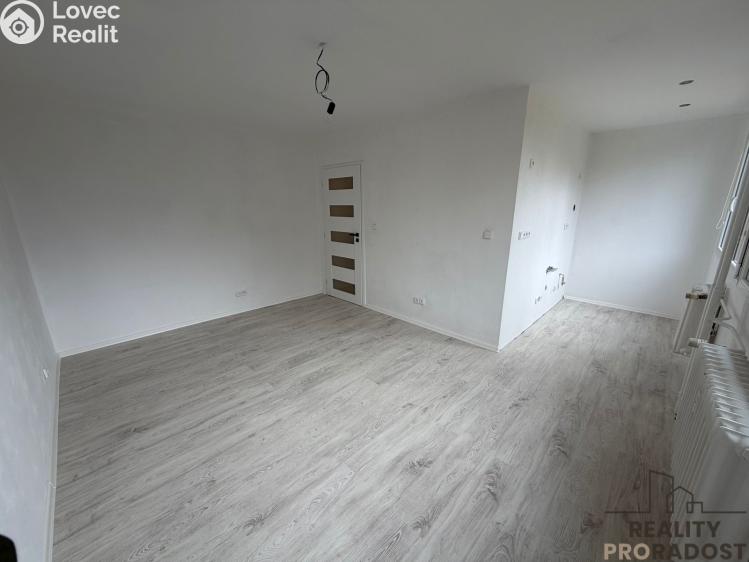 Prodej bytu 1+KK Praha, Veltruská č. 3