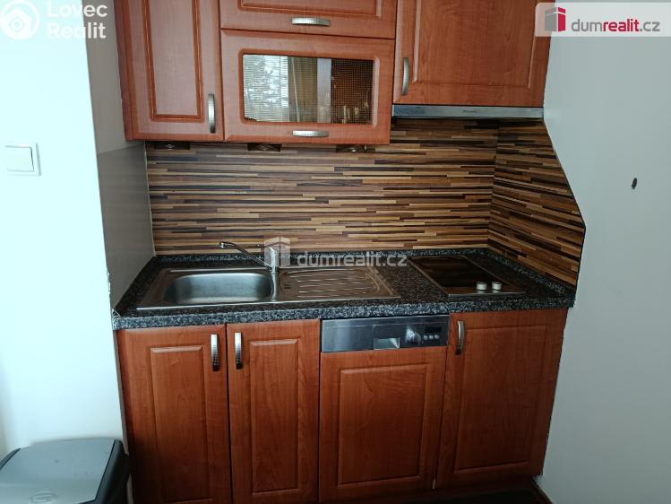 Rent apartment 2+KK Praha 12, Urbánkova č. 8