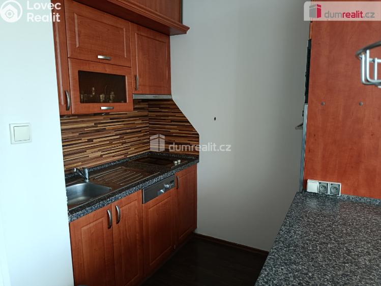 Rent apartment 2+KK Praha 12, Urbánkova č. 10