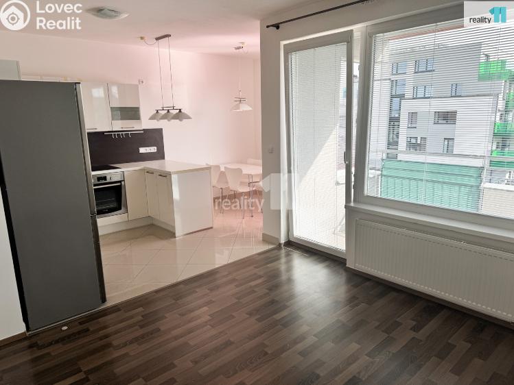 Rent apartment 2+KK Praha 18, Pavla Beneše č. 11