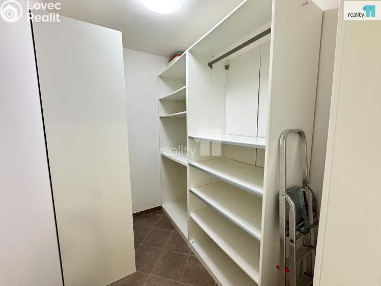 Rent apartment 2+KK Praha 18, Pavla Beneše č. 15