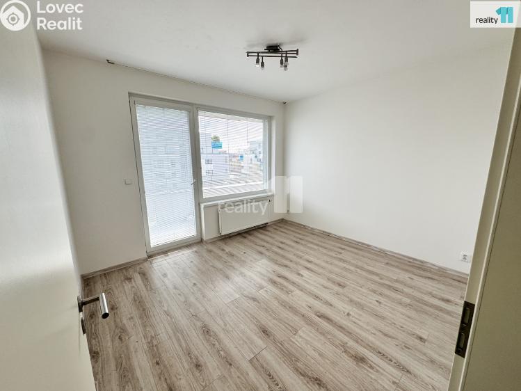 Rent apartment 2+KK Praha 18, Pavla Beneše č. 17