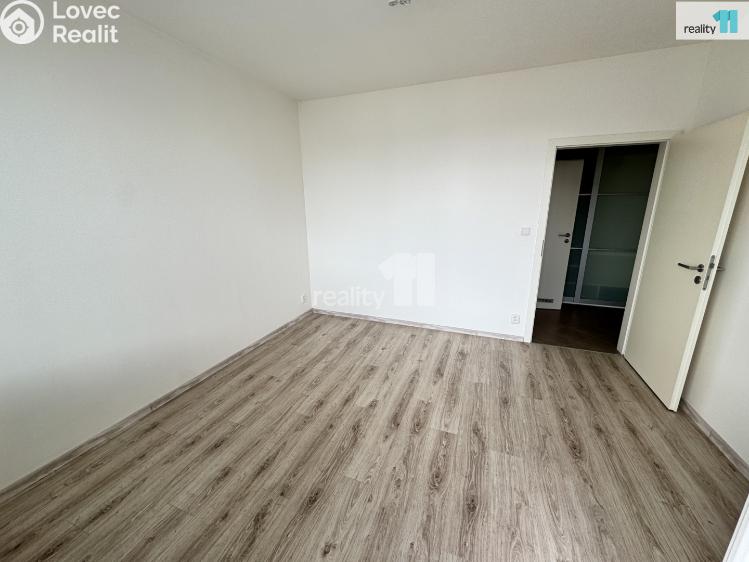 Rent apartment 2+KK Praha 18, Pavla Beneše č. 18