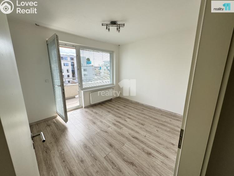 Rent apartment 2+KK Praha 18, Pavla Beneše č. 19