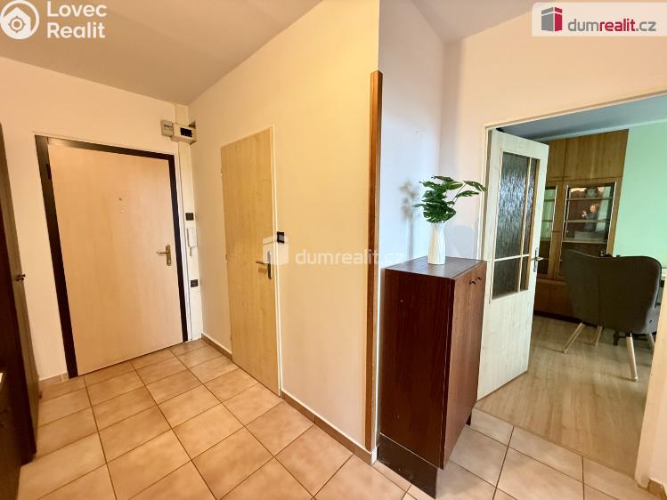 Pronájem bytu 2+KK Praha 11, Petýrkova č. 9