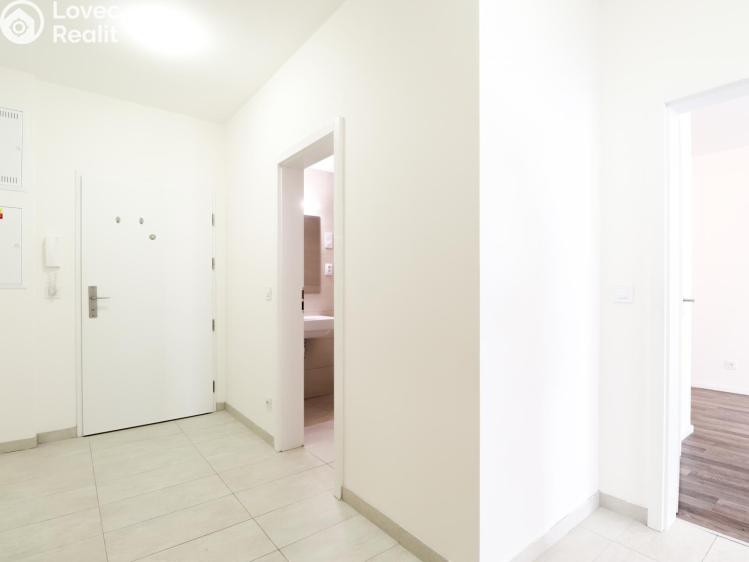 Pronájem bytu 2+KK Praha, Zvěřinova č. 8