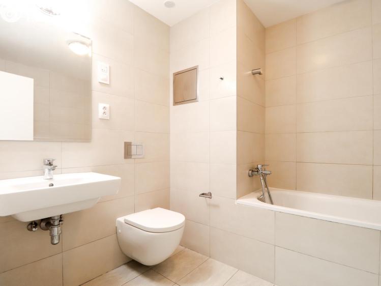 Pronájem bytu 2+KK Praha, Zvěřinova č. 9