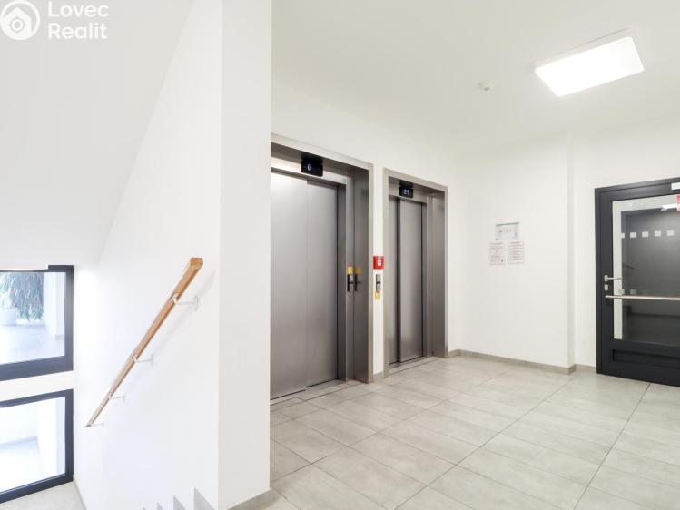 Pronájem bytu 2+KK Praha, Zvěřinova č. 10