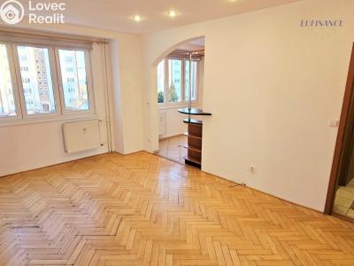 Pronájem bytu 2+1 Kralupy nad Vltavou, nám. Mládežníků 671 č. 2