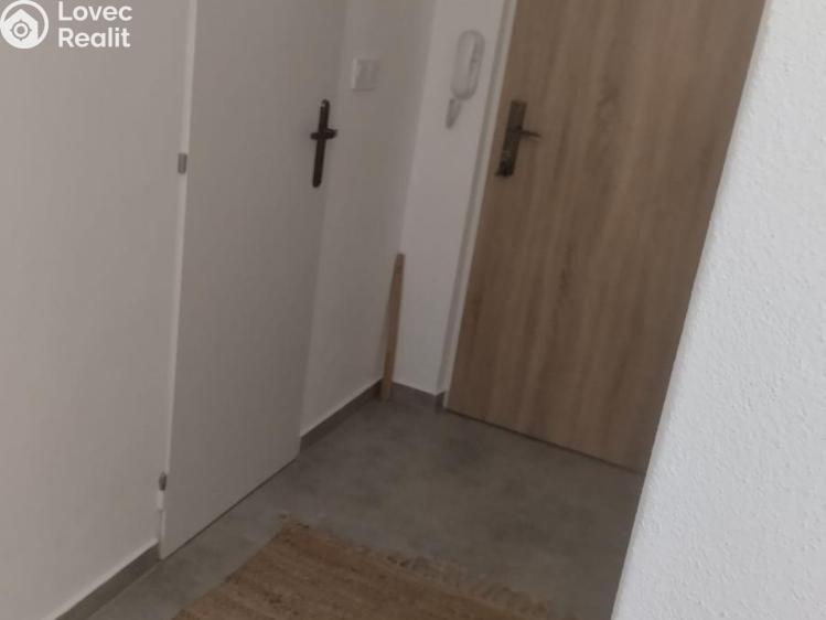 Pronájem bytu 2+1 Chomutov, Stavbařská č. 11