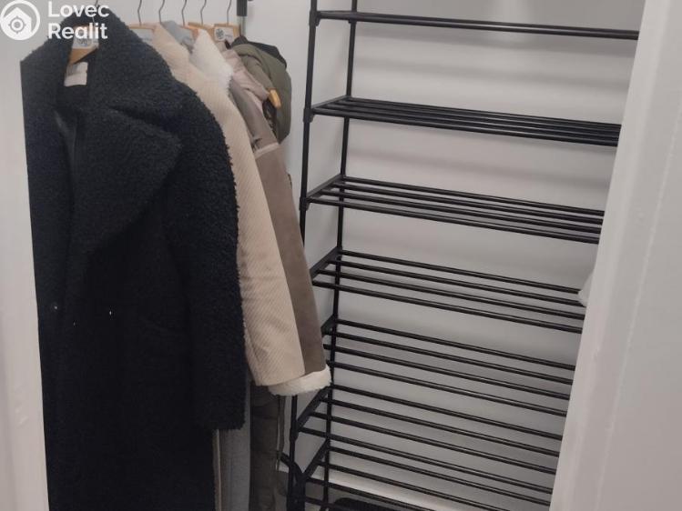 Pronájem bytu 2+1 Chomutov, Stavbařská č. 12