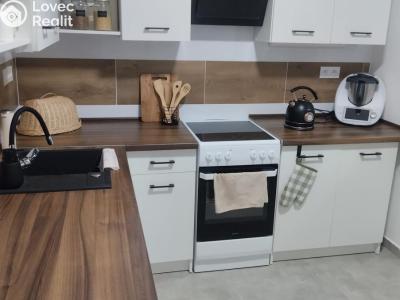 Pronájem bytu 2+1 Chomutov, Stavbařská č. 3