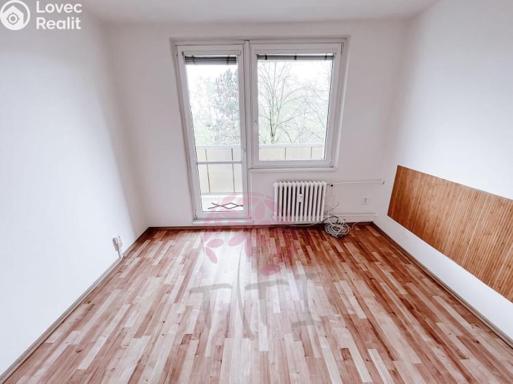 Pronájem bytu 3+1 Praha, Chlebovická 494 č. 5