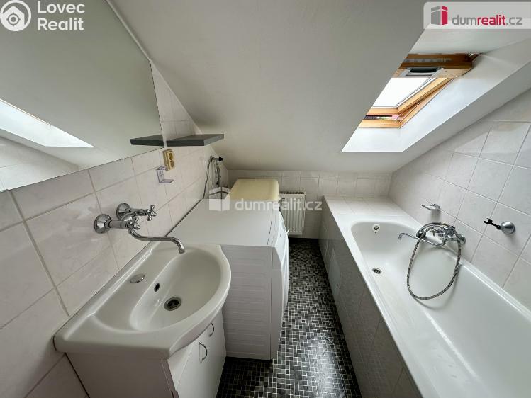 Pronájem bytu 2+1 Ostrov, Kollárova č. 5