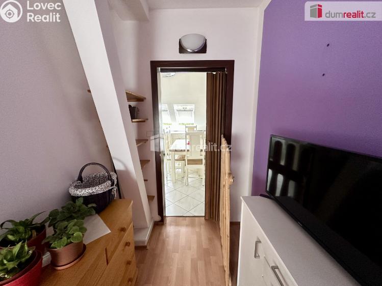 Pronájem bytu 2+1 Ostrov, Kollárova č. 10