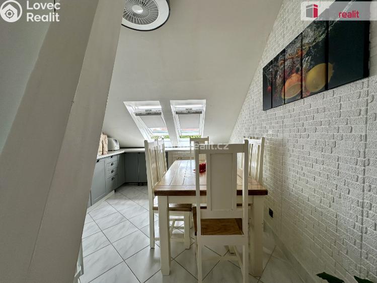 Pronájem bytu 2+1 Ostrov, Kollárova č. 12