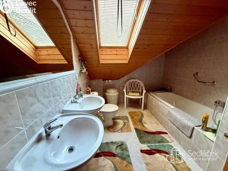 Pronájem bytu 3+1 Valy, Na Stráni č. 12