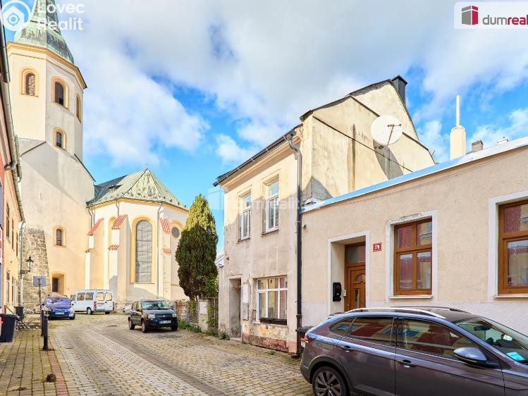 Prodej rodinného domu Ostrov, Žižkova č. 1