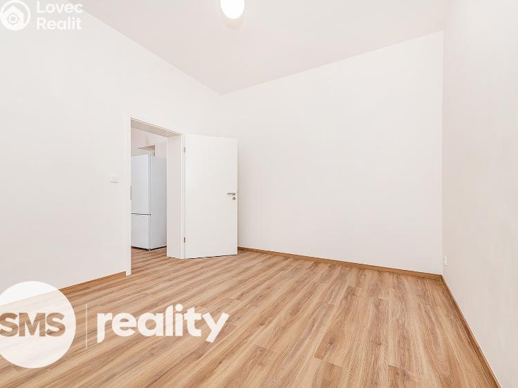 Pronájem bytu 2+KK Praha, Tomáškova 870/2 č. 7