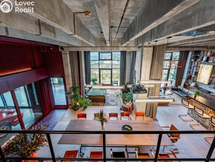 Sale atypical apartment Praha, Československého exilu č. 6