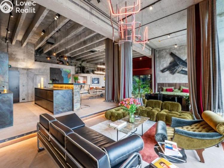 Sale atypical apartment Praha, Československého exilu č. 12