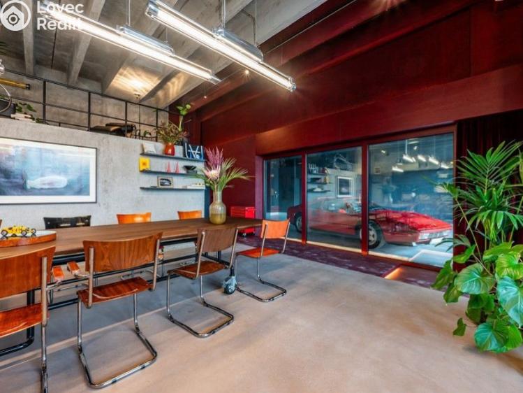 Sale atypical apartment Praha, Československého exilu č. 20