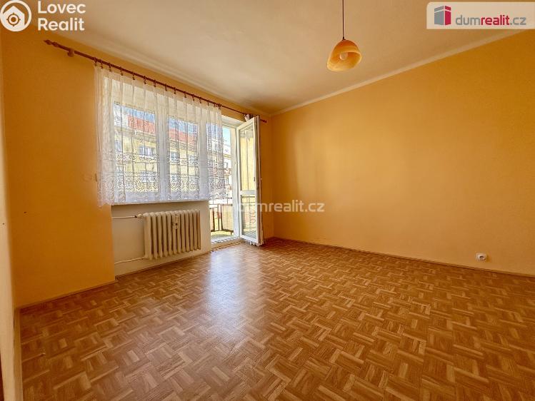 Prodej bytu 3+1 Ostrov, Klínovecká č. 7