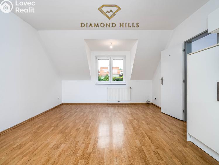 Аренда квартиры 3+KK Holubice, Lipová č. 2