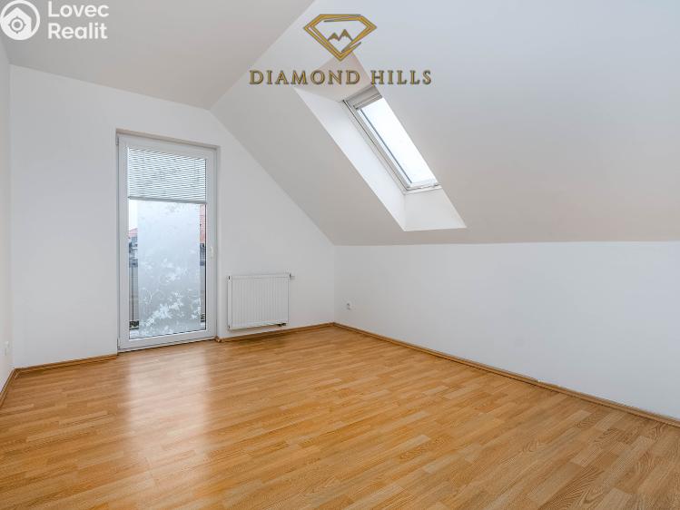 Аренда квартиры 3+KK Holubice, Lipová č. 5