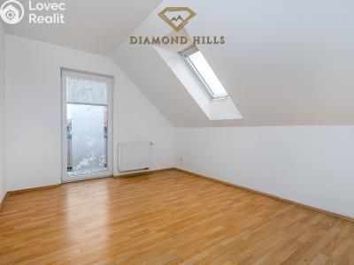 Pronájem bytu 3+KK Holubice, Lipová č. 5