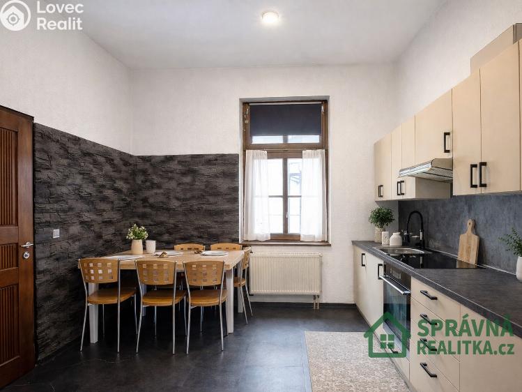 Prodej atypického bytu Plzeň, Veleslavínova č. 8