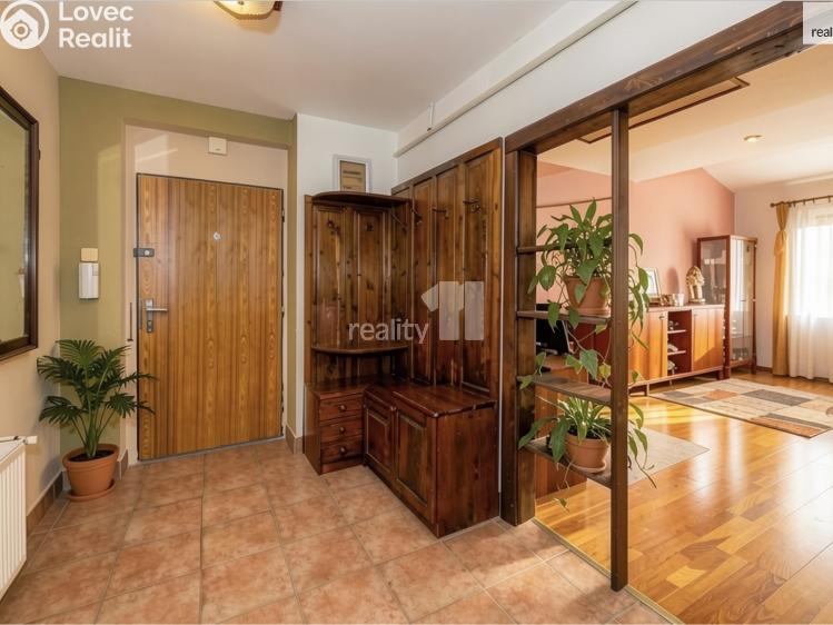 Prodej bytu 3+KK Praha-Suchdol, Kamýcká č. 19