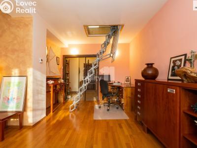Sale apartment 3+KK Praha-Suchdol, Kamýcká č. 18