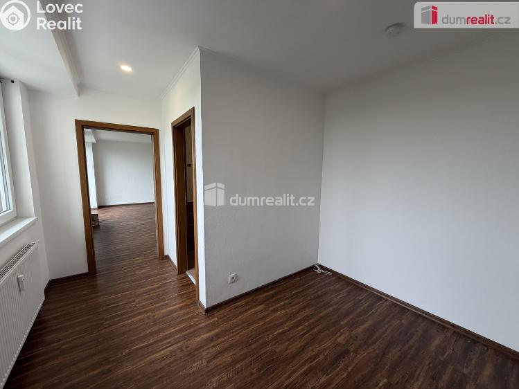 Pronájem bytu 1+KK Karlovy Vary, Dubová č. 15