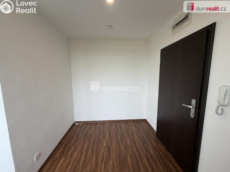 Pronájem bytu 1+KK Karlovy Vary, Dubová č. 17