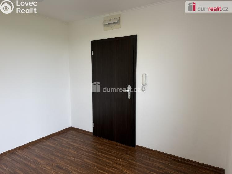 Pronájem bytu 1+KK Karlovy Vary, Dubová č. 19
