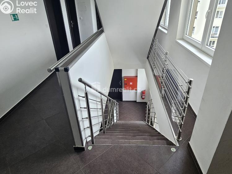 Pronájem bytu 1+KK Karlovy Vary, Dubová č. 25
