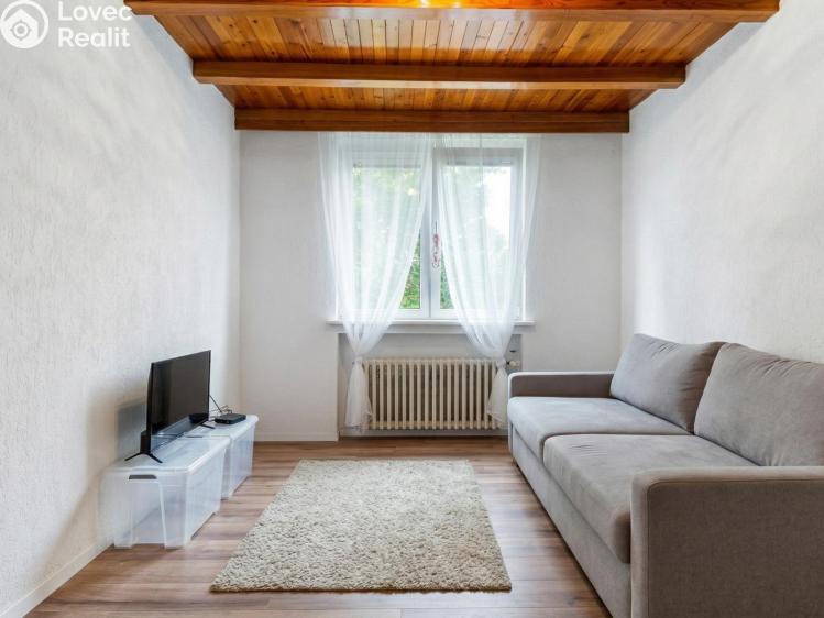 Pronájem rodinného domu Osek, Rybniční 630 č. 6