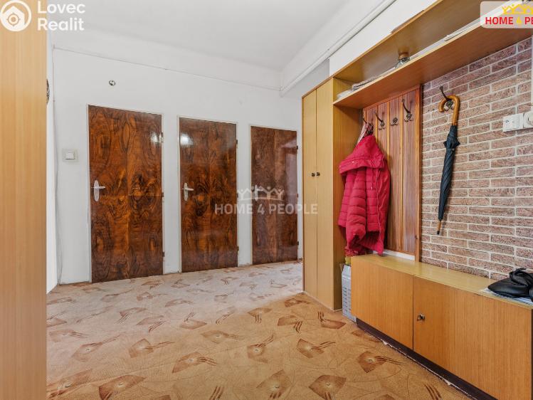 Prodej bytu 3+1 Říčany, Olivova č. 7