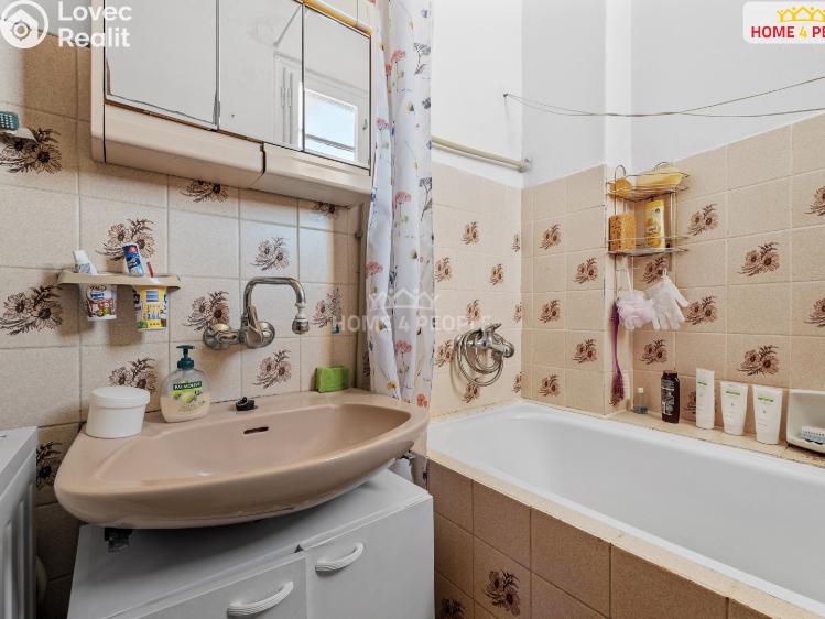 Prodej bytu 3+1 Říčany, Olivova č. 19