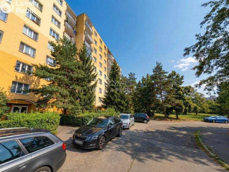 Rent apartment 3+1 Praha 12, Zárubova č. 1