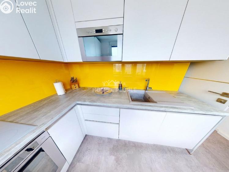 Rent apartment 3+1 Praha 12, Zárubova č. 12