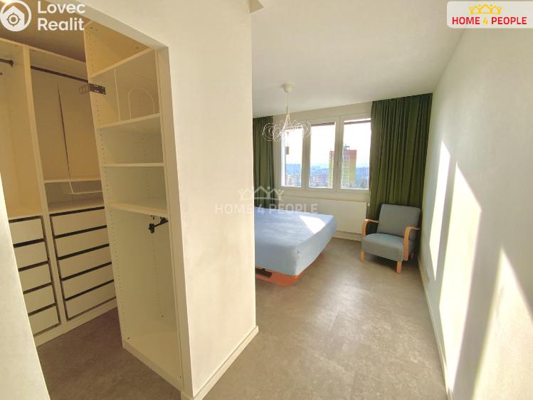 Rent apartment 3+1 Praha 12, Zárubova č. 16