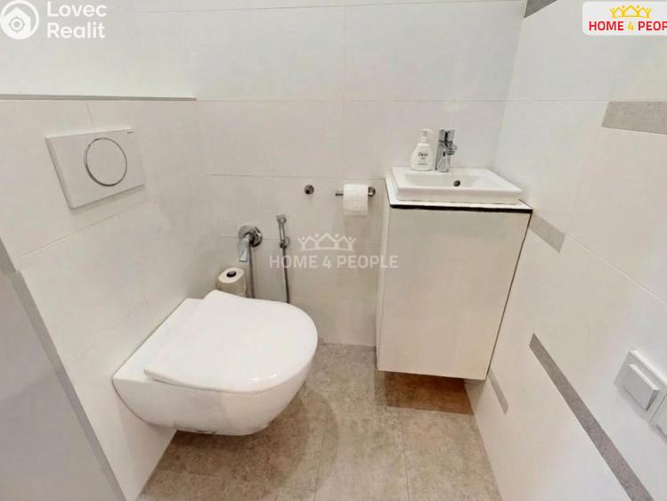 Rent apartment 3+1 Praha 12, Zárubova č. 26