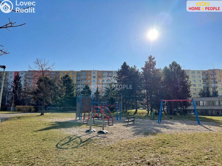 Rent apartment 3+1 Praha 12, Zárubova č. 42