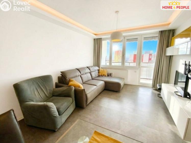 Rent apartment 3+1 Praha 12, Zárubova č. 4