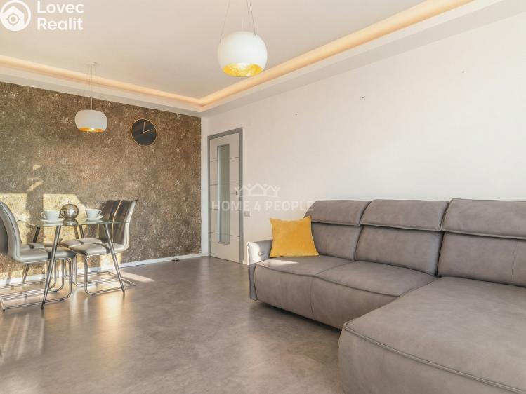 Rent apartment 3+1 Praha 12, Zárubova č. 7