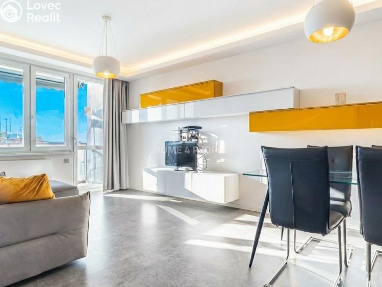 Rent apartment 3+1 Praha 12, Zárubova č. 9